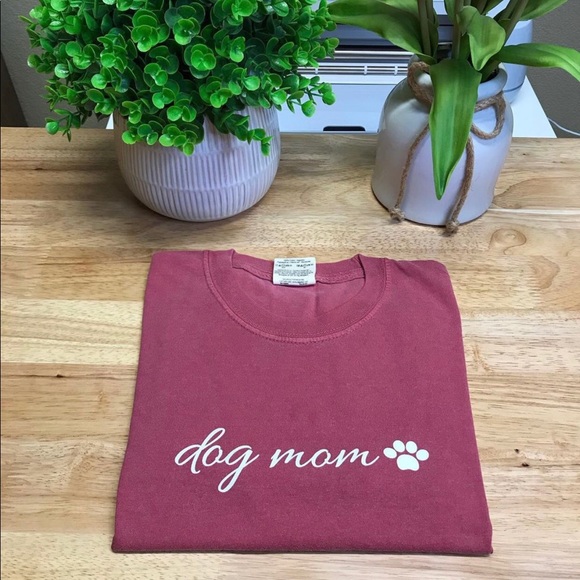 Dog Mom Unisex Adult 100% Cotton Crewneck T-Shirts - Various. - Picture 14 of 15